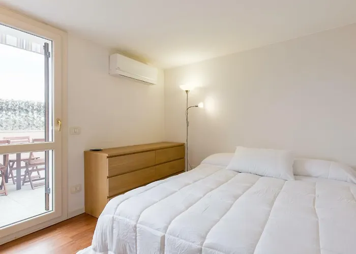 Point Of View فيرونا